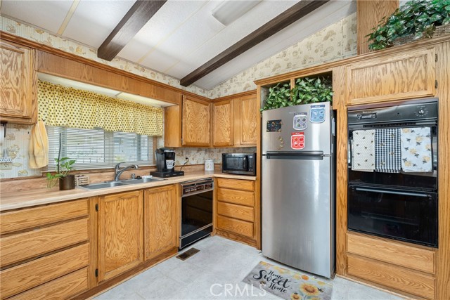 Detail Gallery Image 13 of 22 For 1325 Medallion St, Redlands,  CA 92374 - 2 Beds | 2 Baths