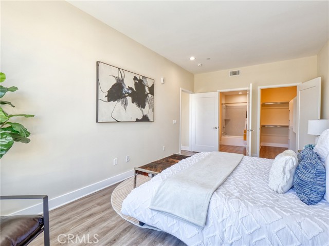 56 E Duarte Road, Arcadia CA: https://media.crmls.org/medias/4a104345-64e4-40de-927d-b4d66e4be356.jpg