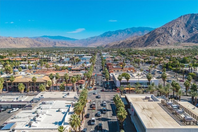 595 S Calle Santa Rosa, Palm Springs CA: https://media.crmls.org/medias/4a10c106-a42b-4c20-a120-94ff99e8212e.jpg