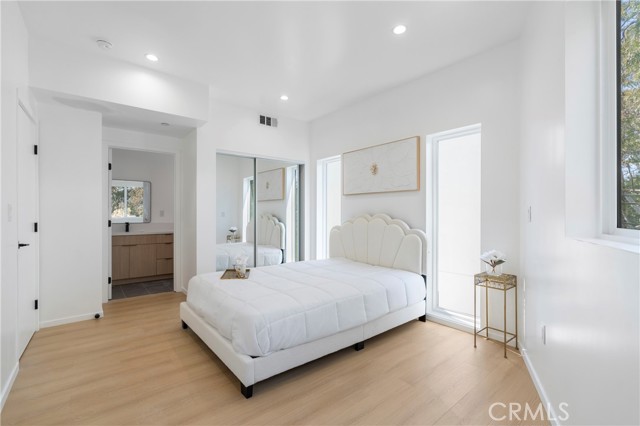 Detail Gallery Image 16 of 27 For 2517 Alsace #1/2,  Los Angeles,  CA 90016 - 3 Beds | 4 Baths