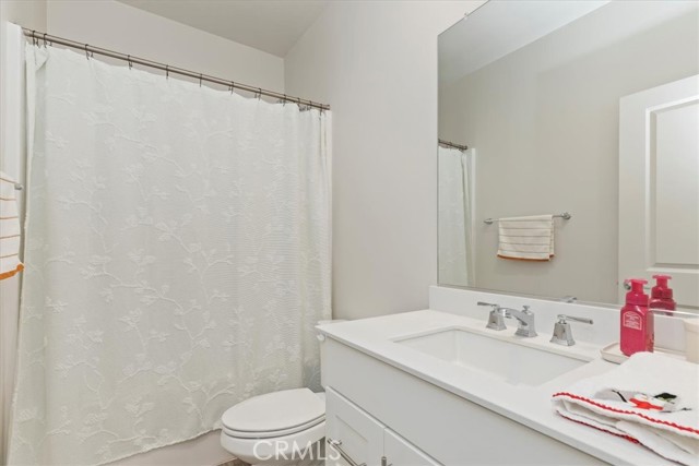 Detail Gallery Image 20 of 39 For 129 Dove Lndg, Covina,  CA 91722 - 3 Beds | 3 Baths