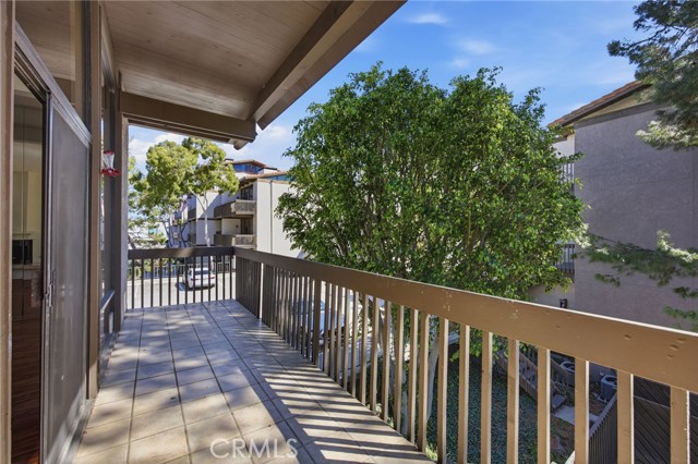 7202 Marina Pacifica S, Long Beach CA: https://media.crmls.org/medias/4a124f15-458d-4ac3-aefb-f782fd9b6233.jpg