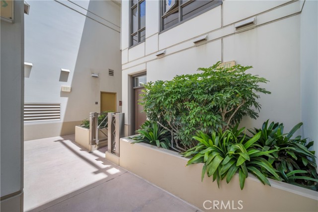 700 E Street, San Diego, California 92101, 1 Bedroom Bedrooms, ,2 BathroomsBathrooms,Residential,For Sale,E Street,OC24112082