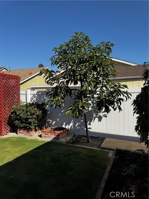 Detail Gallery Image 21 of 23 For 21202 Banff Ln, Huntington Beach,  CA 92646 - 5 Beds | 2 Baths