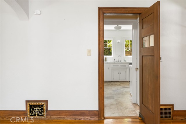 Detail Gallery Image 12 of 65 For 521 N Clementine St, Anaheim,  CA 92805 - 3 Beds | 3 Baths