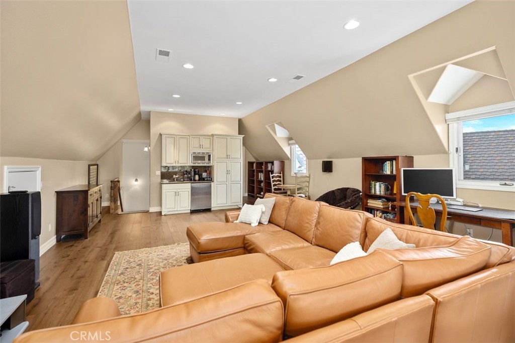 4a147a15 7d4a 4c35 96f1 6013baea3c5e