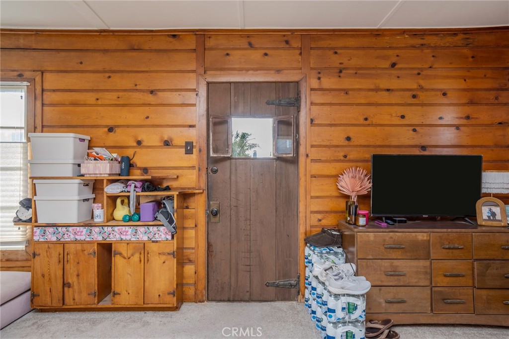 https://media.crmls.org/medias/4a14b9be-1ef5-44c6-bb98-2f9c86c86e88.jpg?preset=X-Large