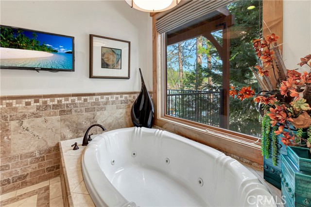 Detail Gallery Image 27 of 46 For 27467 N Bay Rd, Lake Arrowhead,  CA 92352 - 6 Beds | 5/2 Baths