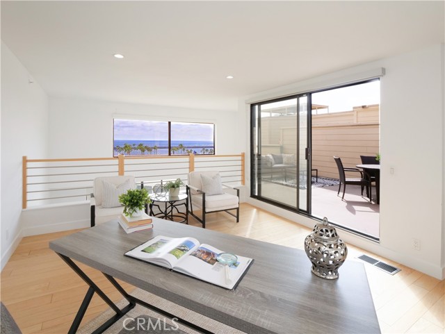 Loft Opens to Huge Deck