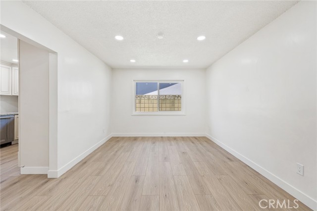 8065 E Ring Street, Long Beach CA: https://media.crmls.org/medias/4a153685-8909-4698-93bb-30e648677fee.jpg