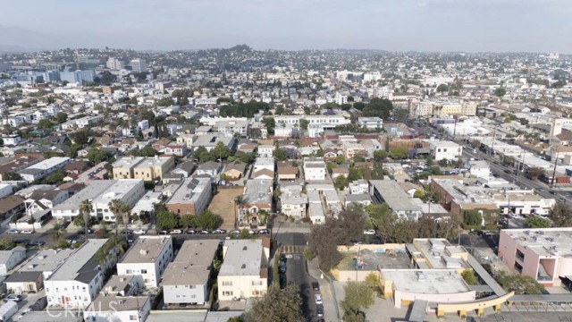 1150 N Kingsley Drive, Los Angeles CA: https://media.crmls.org/medias/4a1536d8-8be1-470c-a41c-10bde3849c81.jpg