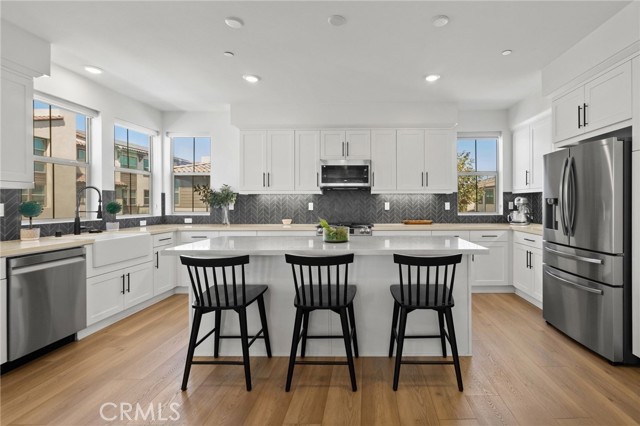 Detail Gallery Image 3 of 29 For 10319 Triple Crown Ln, Cypress,  CA 90720 - 4 Beds | 3/1 Baths