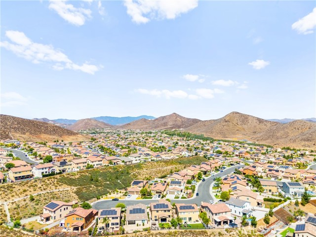 36432 Chervil Court, Lake Elsinore CA: https://media.crmls.org/medias/4a157bc8-b4ba-40f8-8922-ad8a7b94b1cc.jpg