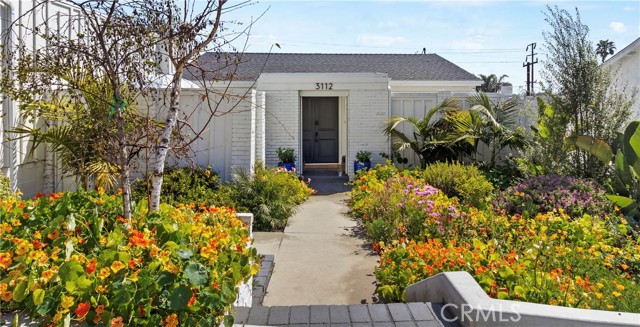 Detail Gallery Image 1 of 21 For 3112 Laurel Ave, Manhattan Beach,  CA 90266 - 3 Beds | 2 Baths