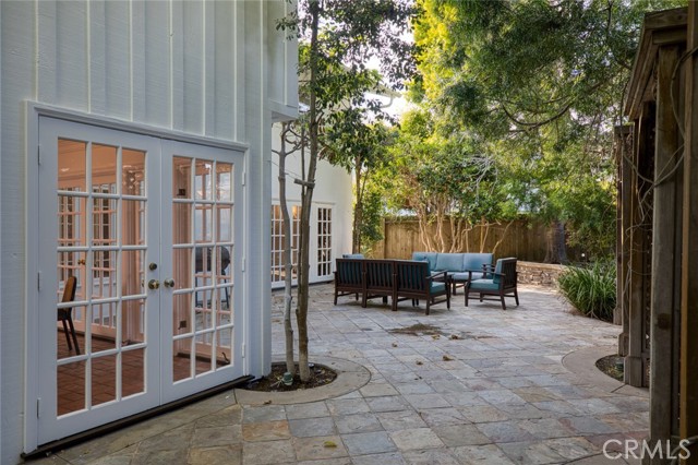 Detail Gallery Image 5 of 43 For 16842 Harkness, Huntington Beach,  CA 92649 - 4 Beds | 2/1 Baths