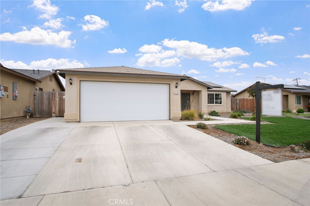 7418 W Meadowlark Court