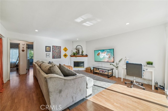 Detail Gallery Image 5 of 19 For 1001 W Stevens #318,  Santa Ana,  CA 92707 - 2 Beds | 1 Baths