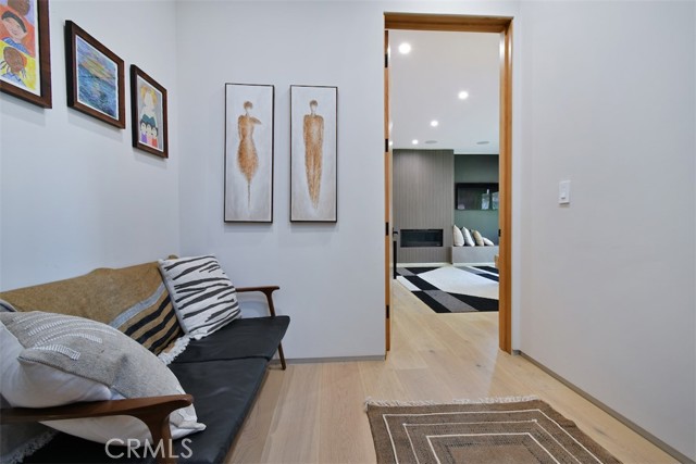 Detail Gallery Image 29 of 36 For 14753 Round Valley, Sherman Oaks,  CA 91403 - 4 Beds | 5 Baths