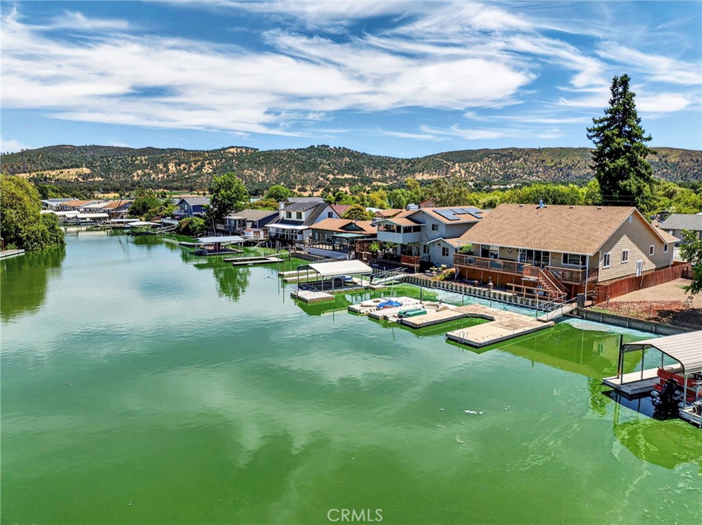 https://media.crmls.org/medias/4a17fe8e-da09-4e1a-94ad-2a1266449db1.jpg?preset=X-Large