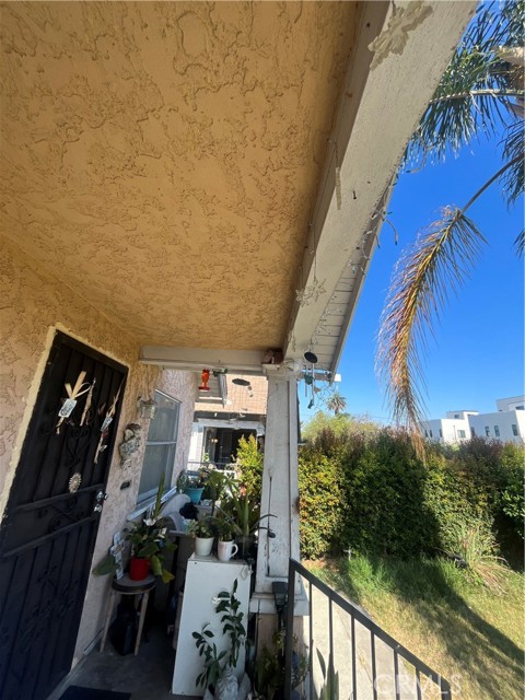 1248 Rolland Curtis Place, Los Angeles CA: https://media.crmls.org/medias/4a18047a-4c81-4420-a110-6d222967d569.jpg