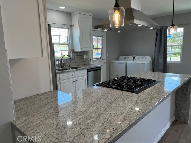 376 N Lime Street, Orange CA: https://media.crmls.org/medias/4a189dea-2427-4664-bf36-f7253dd94fbc.jpg