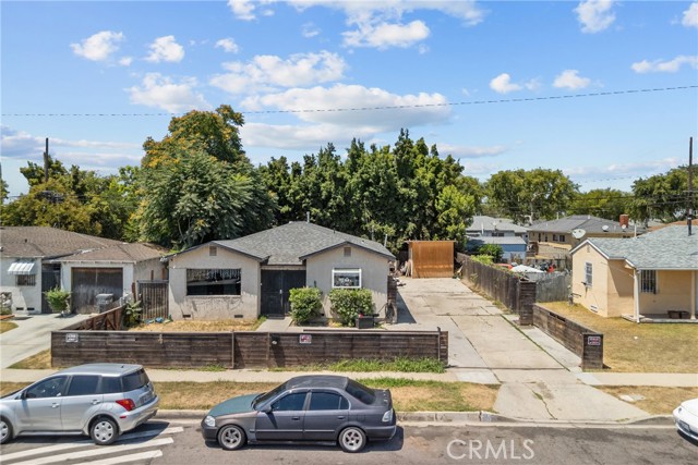 Detail Gallery Image 2 of 43 For 2001 N Salinas Ave, Los Angeles,  CA 90059 - 4 Beds | 2 Baths
