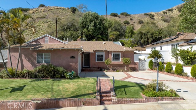 3 Bed Home for Sale in Sun Valley, California