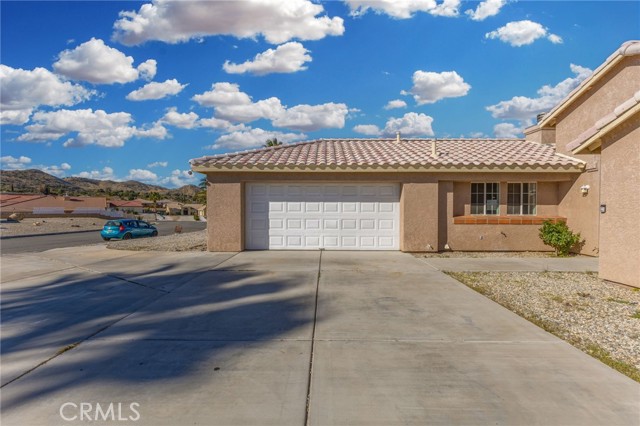 Detail Gallery Image 2 of 53 For 57088 Millstone Dr, Yucca Valley,  CA 92284 - 5 Beds | 3 Baths