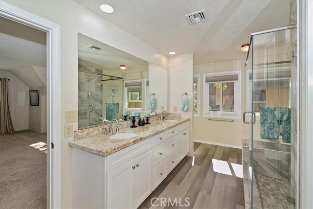 Detail Gallery Image 31 of 49 For 28065 Peninsula, Lake Arrowhead,  CA 92352 - 4 Beds | 3/1 Baths
