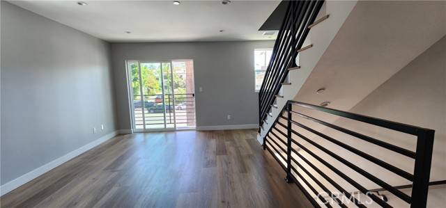 117 S Rampart Blvd, Los Angeles CA: https://media.crmls.org/medias/4a1de2ca-ddc3-4c64-9965-be455ef5292a.jpg