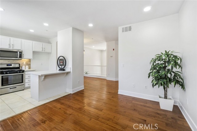 410 Timberwood, Irvine CA: https://media.crmls.org/medias/4a1e6e66-2c28-4b4a-a914-5b26d2df877b.jpg