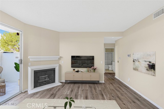 Detail Gallery Image 2 of 22 For 2805 W Avenue K12 Apt#143, Lancaster,  CA 93536 - 3 Beds | 2 Baths
