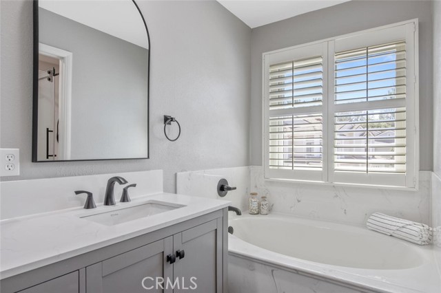 Detail Gallery Image 28 of 38 For 5682 Starwood Ct, Westlake Village,  CA 91362 - 3 Beds | 3 Baths