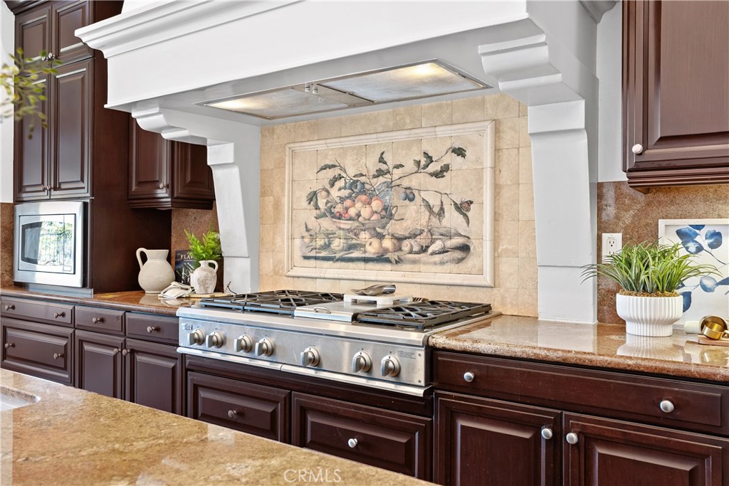 MLS #OC25253669 image #9