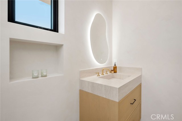 Detail Gallery Image 62 of 72 For 15447 Huston, Sherman Oaks,  CA 91403 - 5 Beds | 5/1 Baths