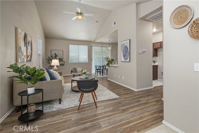 Detail Gallery Image 1 of 20 For 728 Camino De Oro, San Jacinto,  CA 92583 - 2 Beds | 2 Baths
