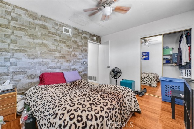 5622 Sharon Way, Jurupa Valley CA: https://media.crmls.org/medias/4a215a19-f06e-405f-b91e-aabd1620e69e.jpg