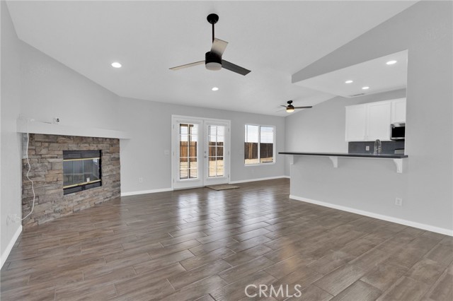 Detail Gallery Image 12 of 65 For 12268 Shadow, Victorville,  CA 92392 - 4 Beds | 3 Baths