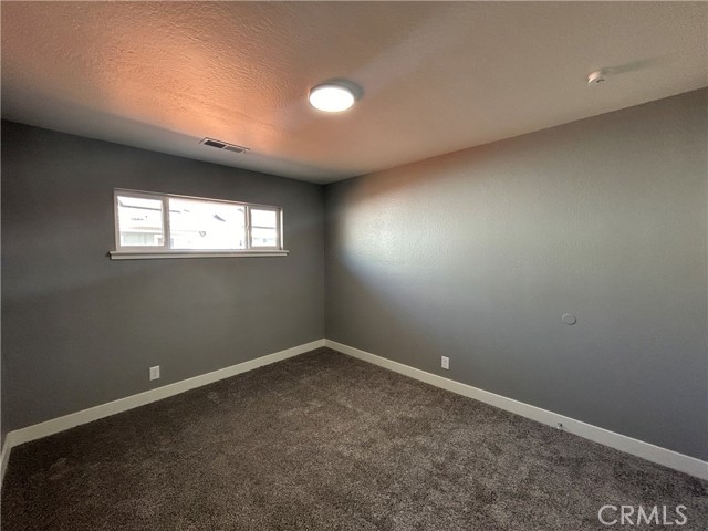 Detail Gallery Image 9 of 19 For 949 B St, Yuba City,  CA 95991 - 3 Beds | 2 Baths