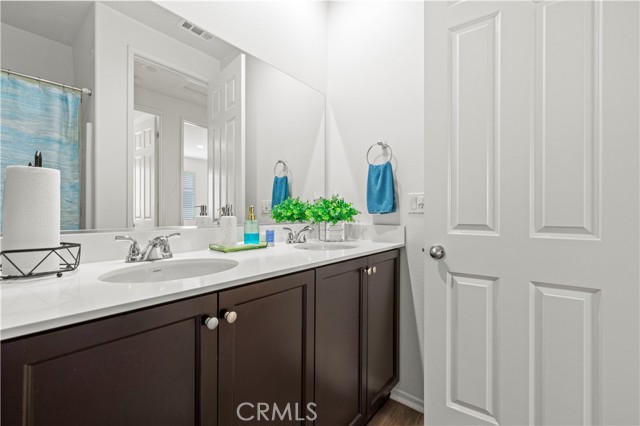 5025 W Avenue J6, Lancaster CA: https://media.crmls.org/medias/4a232a13-90ee-4347-a53f-d067c24e1510.jpg