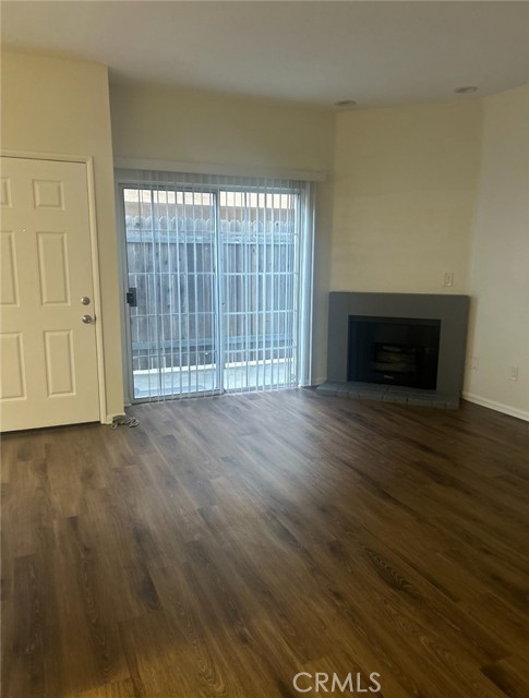 Detail Gallery Image 2 of 8 For 14448 Benefit #2,  Sherman Oaks,  CA 91423 - 2 Beds | 1/1 Baths