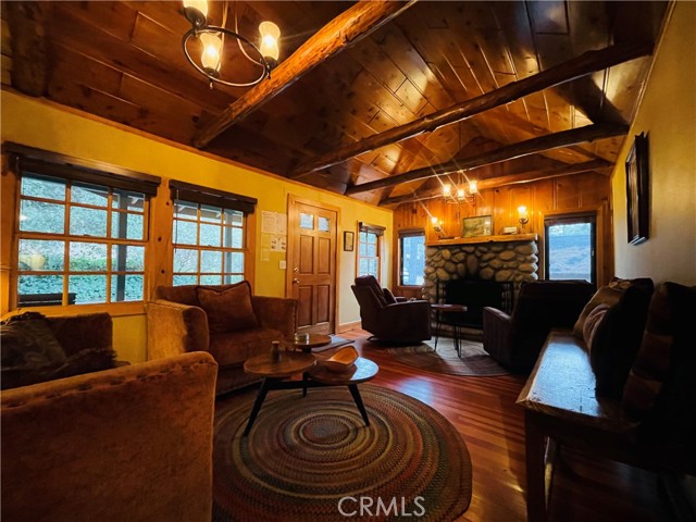 Detail Gallery Image 3 of 29 For 26546 Green Ave, Idyllwild,  CA 92549 - 3 Beds | 2 Baths