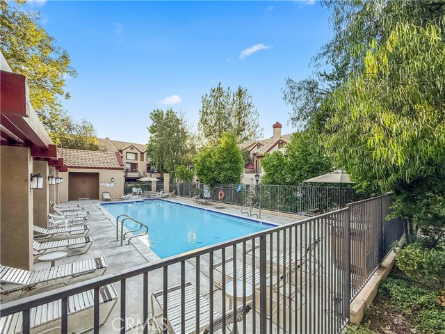 Detail Gallery Image 21 of 24 For 22617 Copper Hill Dr #121,  Saugus,  CA 91350 - 3 Beds | 3 Baths