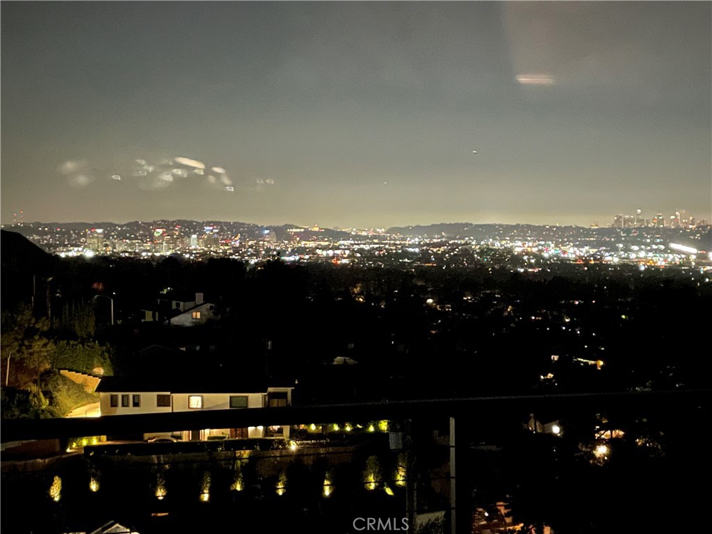 https://media.crmls.org/medias/4a245365-67aa-4dc4-b742-d635343d4334.jpg?preset=X-Large