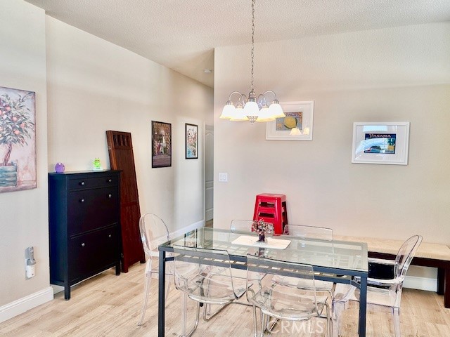 8901 Eton Avenue, Canoga Park CA: https://media.crmls.org/medias/4a248b58-49bf-4f51-8150-0bc7fc636cc0.jpg