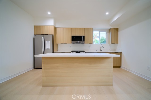 Detail Gallery Image 8 of 19 For 257 S Avenue 54 #1/4,  Los Angeles,  CA 90042 - 4 Beds | 4/1 Baths