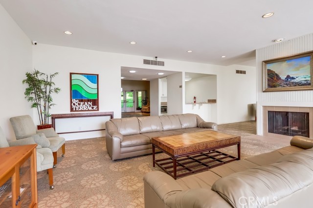 3200 La Rotonda Drive, Rancho Palos Verdes CA: https://media.crmls.org/medias/4a251f78-a34d-481b-a673-76edbd0f05ff.jpg