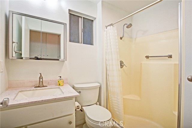 Quest House bathroom