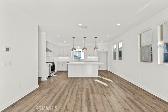 Detail Gallery Image 32 of 56 For 19542 Empire Ln, Northridge,  CA 91324 - 4 Beds | 4 Baths