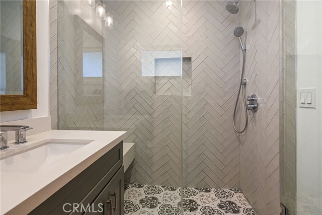 6615 Farralone Avenue, Woodland Hills CA: https://media.crmls.org/medias/4a25bb8a-62d2-45a2-8a50-7f2c67138ea3.jpg